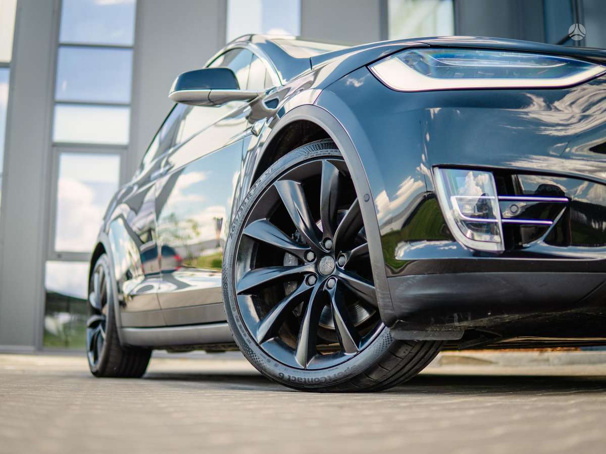 Tesla Model X, off-road / crossover