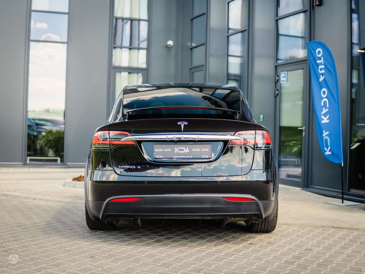 Tesla Model X, off-road / crossover