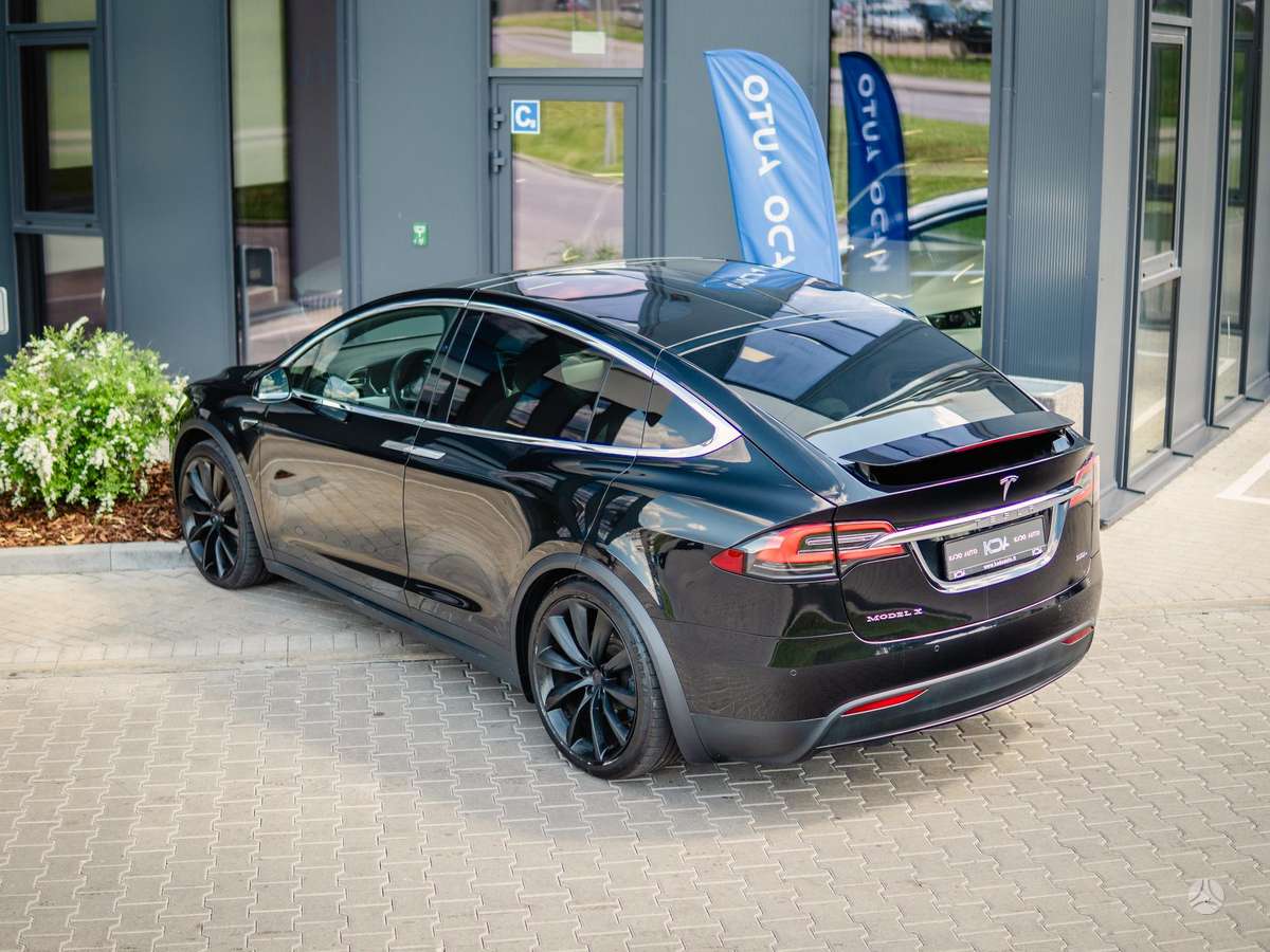Tesla Model X, off-road / crossover