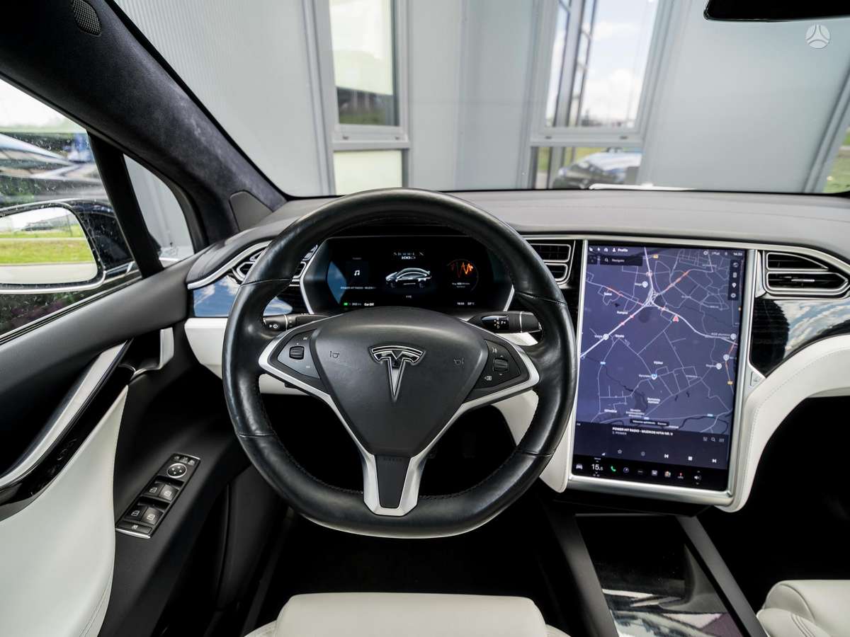 Tesla Model X, off-road / crossover
