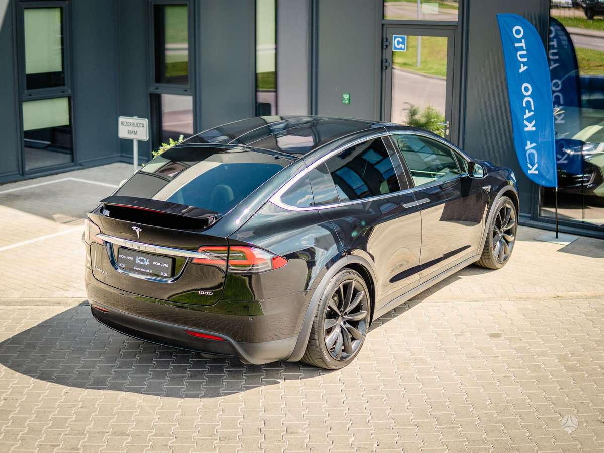 Tesla Model X, off-road / crossover