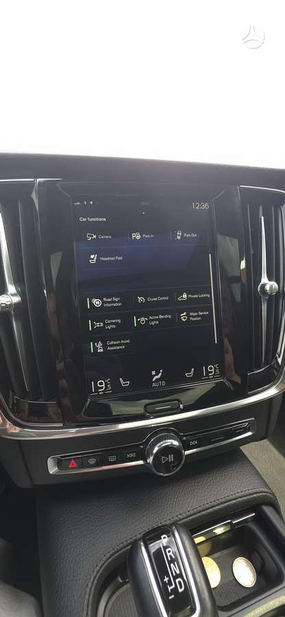 Volvo S90, 2.0 l., Седан