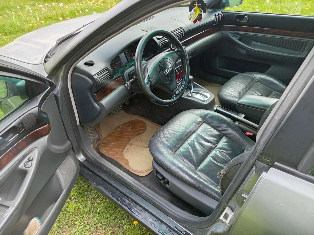 Audi A4, 1.9 l., Седан