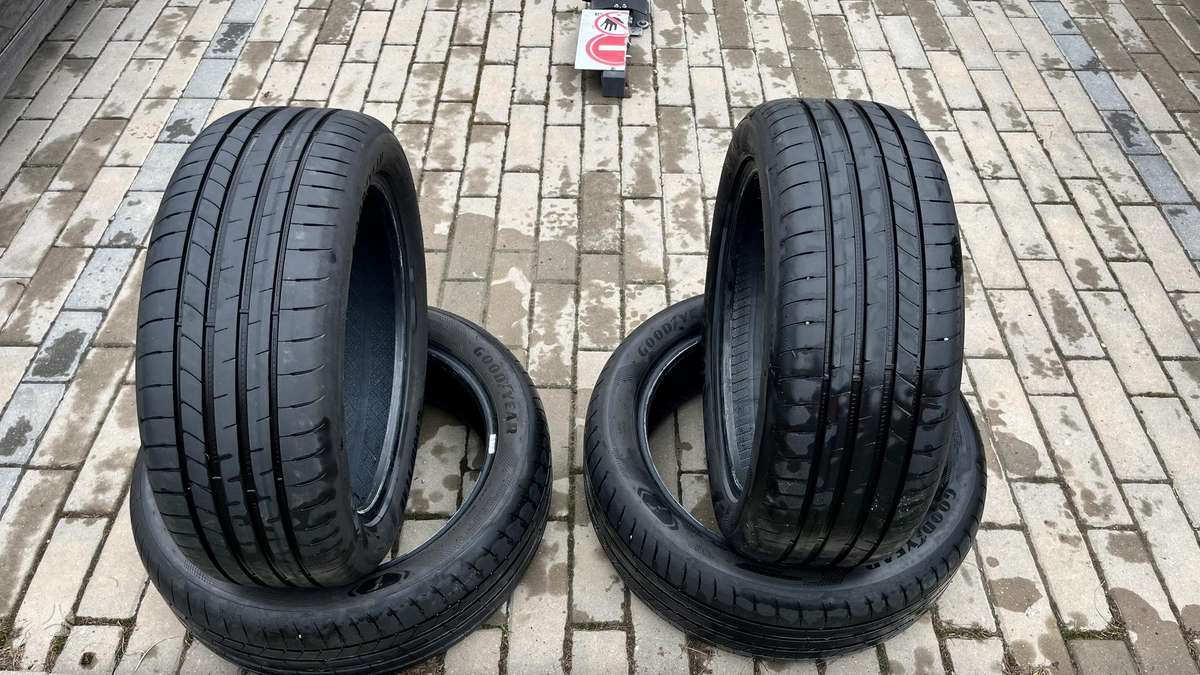 Goodyear, summer 215/50 R18