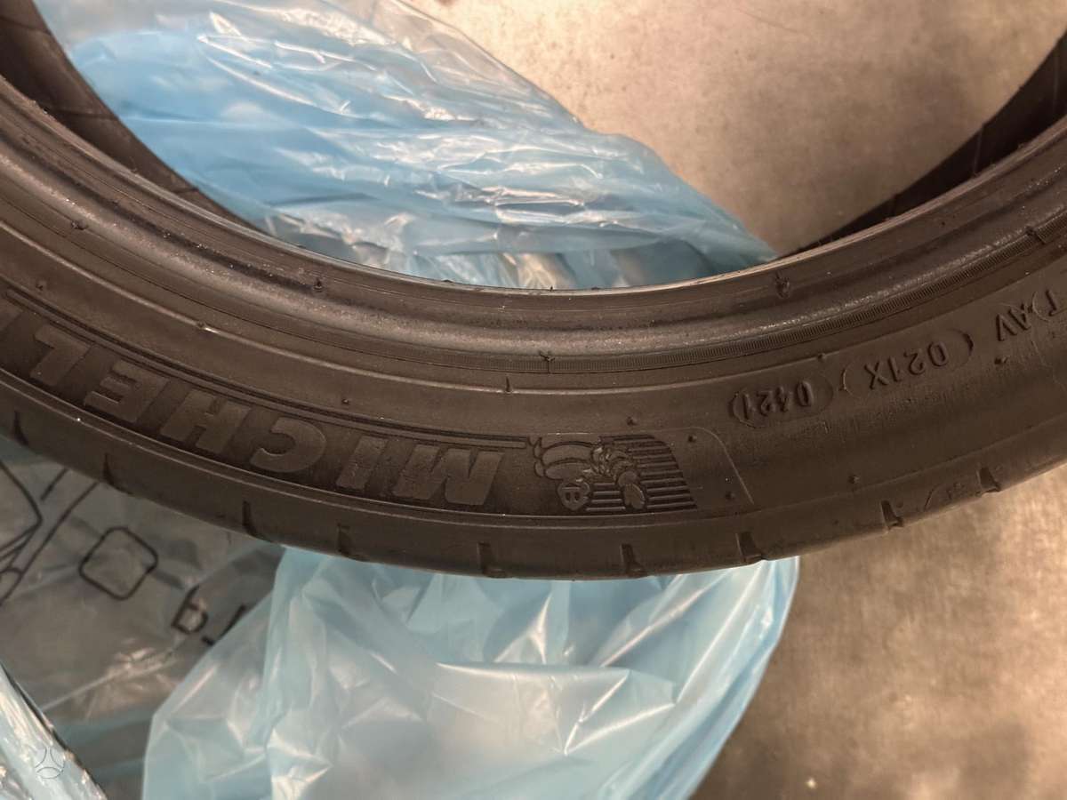 Michelin, летние 235/40 R19