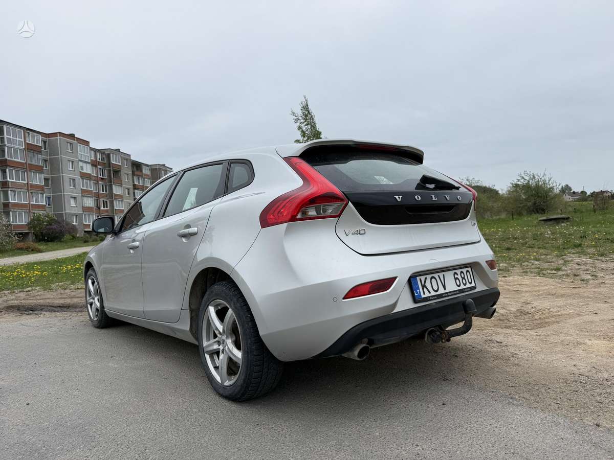 Volvo V40, 2.0 l., Хэтчбек