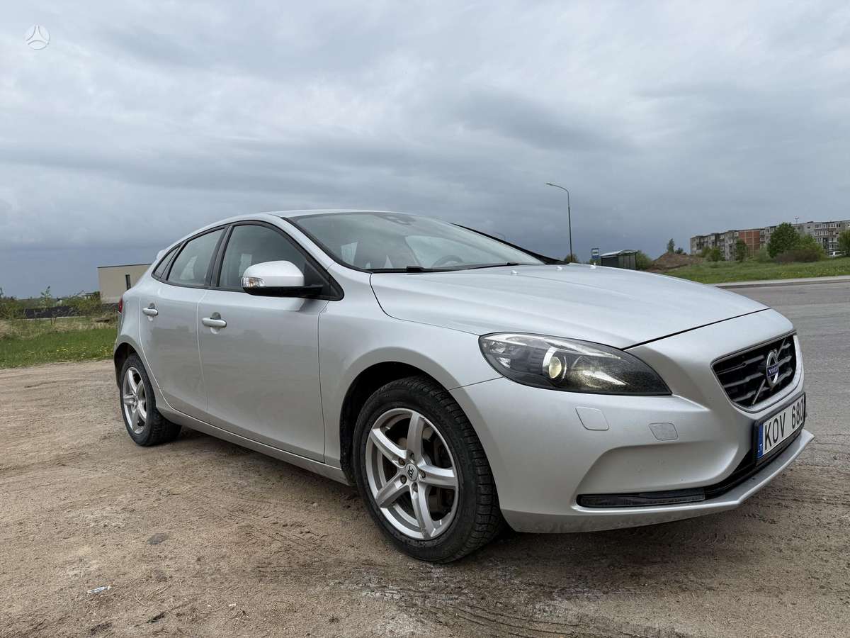 Volvo V40, 2.0 l., Хэтчбек