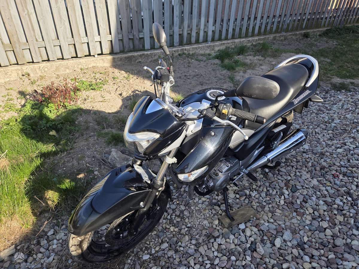 Suzuki Inazuma 250cc, street / classic