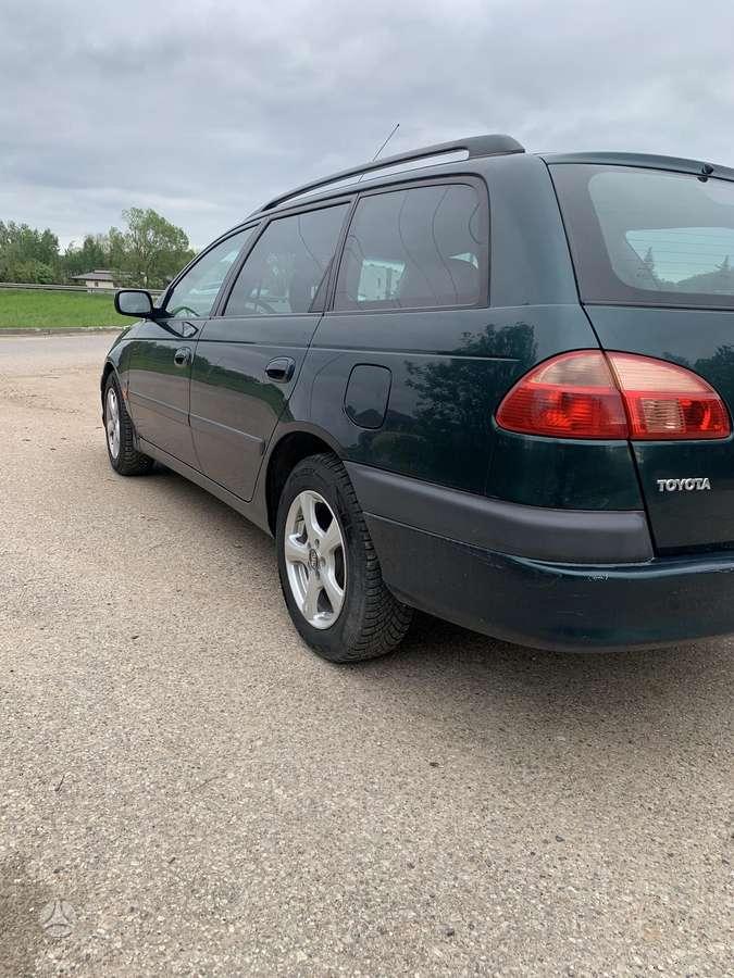 Toyota Avensis - 4