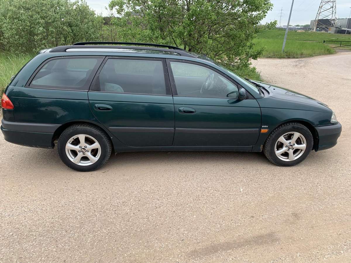 Toyota Avensis - 7