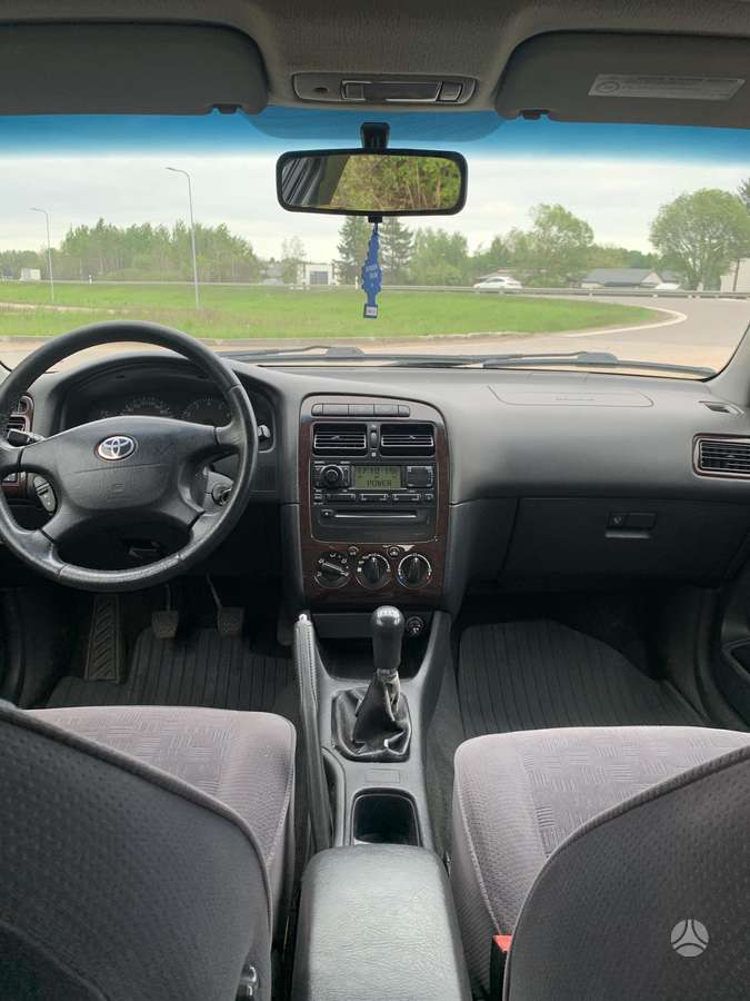 Toyota Avensis - 11