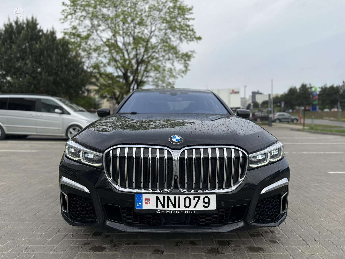 BMW 750, 4.4 l., Седан
