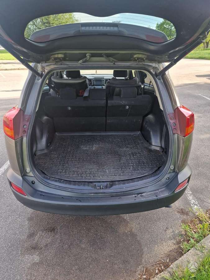 Toyota RAV4 - 6