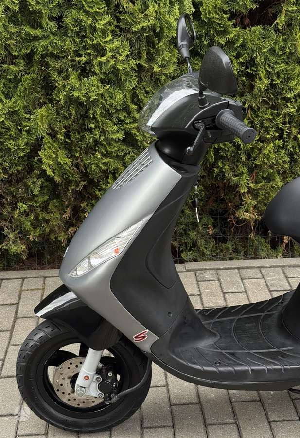 Piaggio Zip 49cc, scooters / mopeds