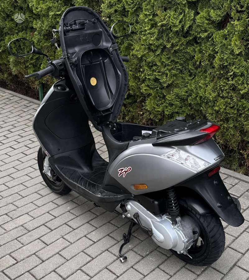 Piaggio Zip 49cc, scooters / mopeds