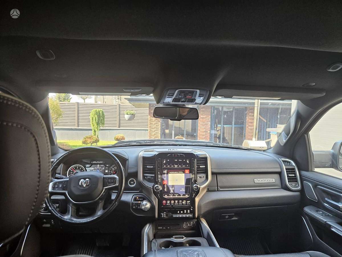 Dodge Ram, 5.7 l., off-road / crossover