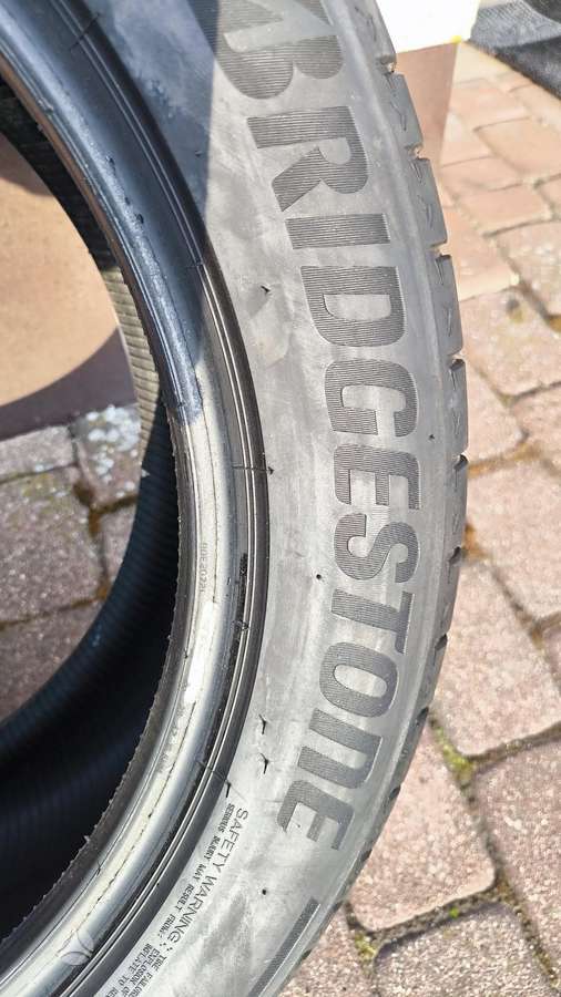 Bridgestone ALENZA, летние 285/45 R20