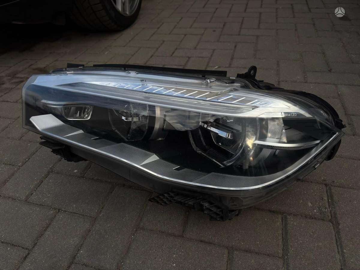 BMW X5 gaismas