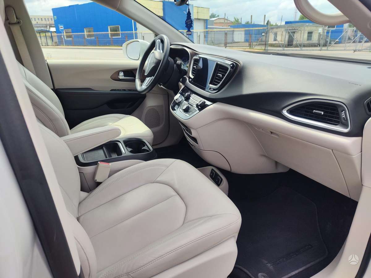 Chrysler Pacifica, 3.6 l., Минивэн