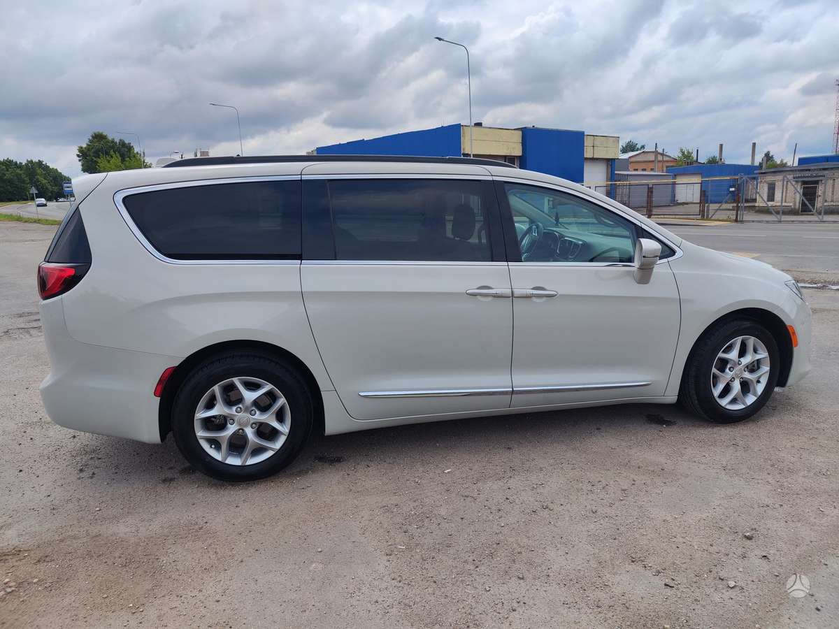 Chrysler Pacifica, 3.6 l., Минивэн