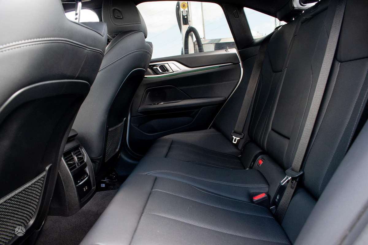 BMW i4, 70 kWh, hatchback