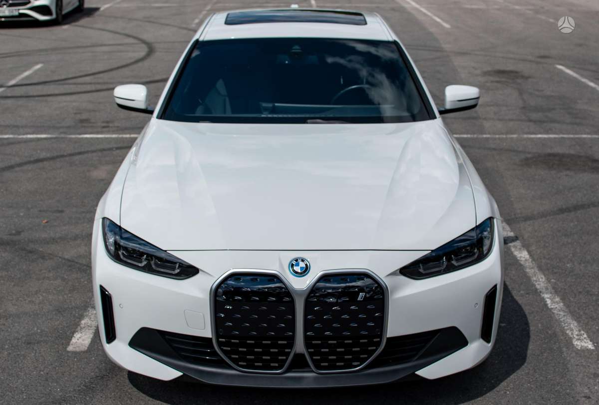 BMW i4, 70 kWh, hatchback