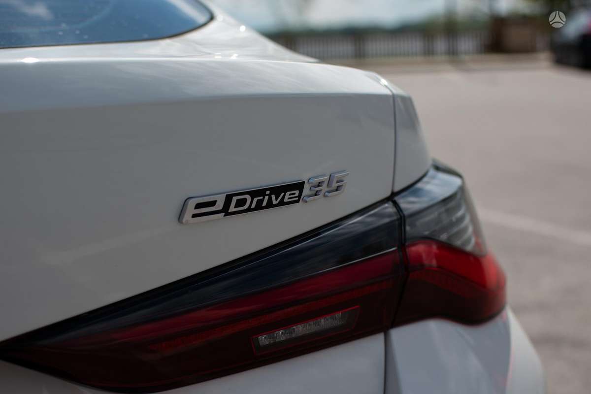 BMW i4, 70 kWh, hatchback