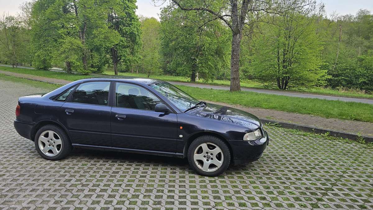 Audi A4, 1.9 l., Седан