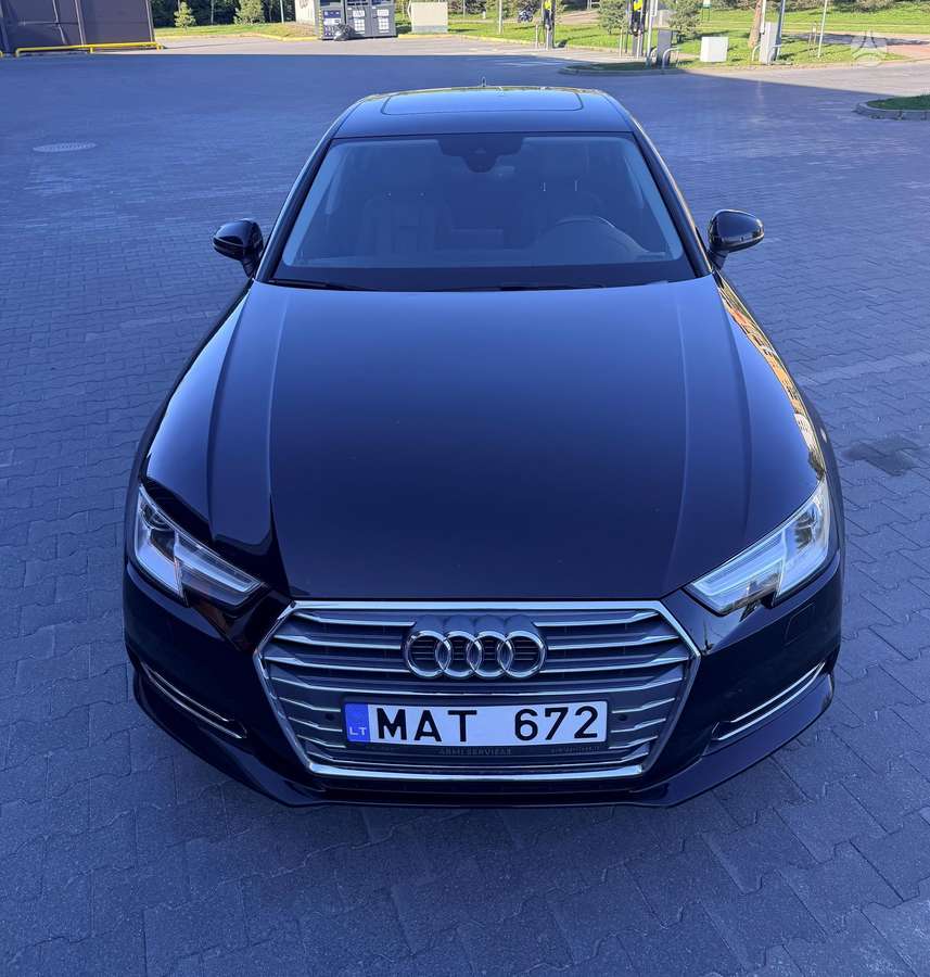 Audi A4, 2.0 l., Седан