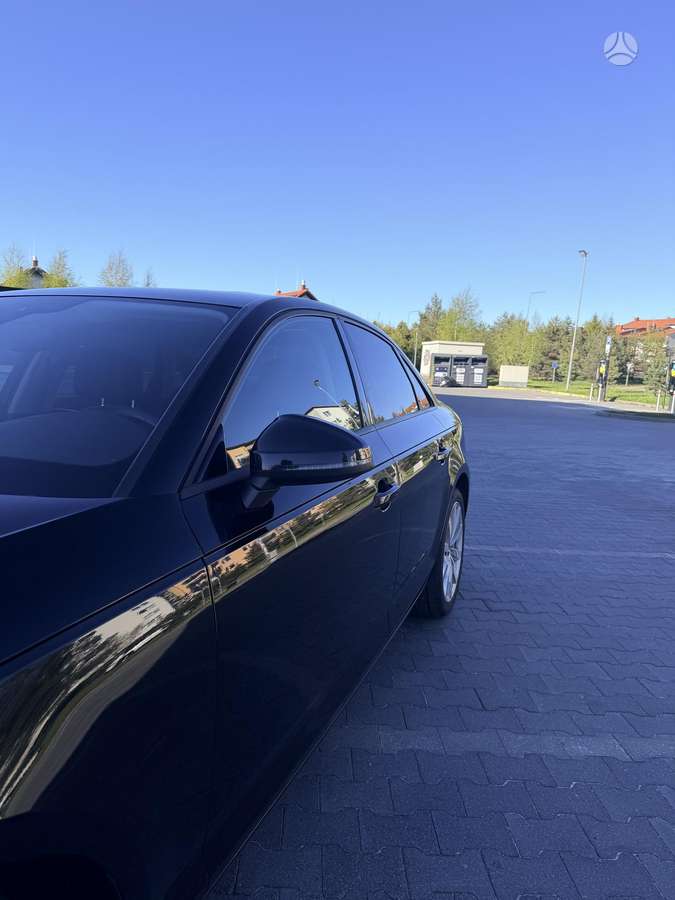 Audi A4, 2.0 l., Седан
