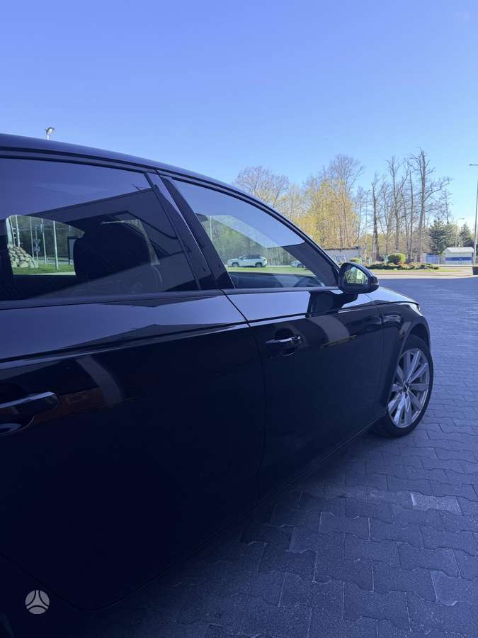 Audi A4, 2.0 l., Седан