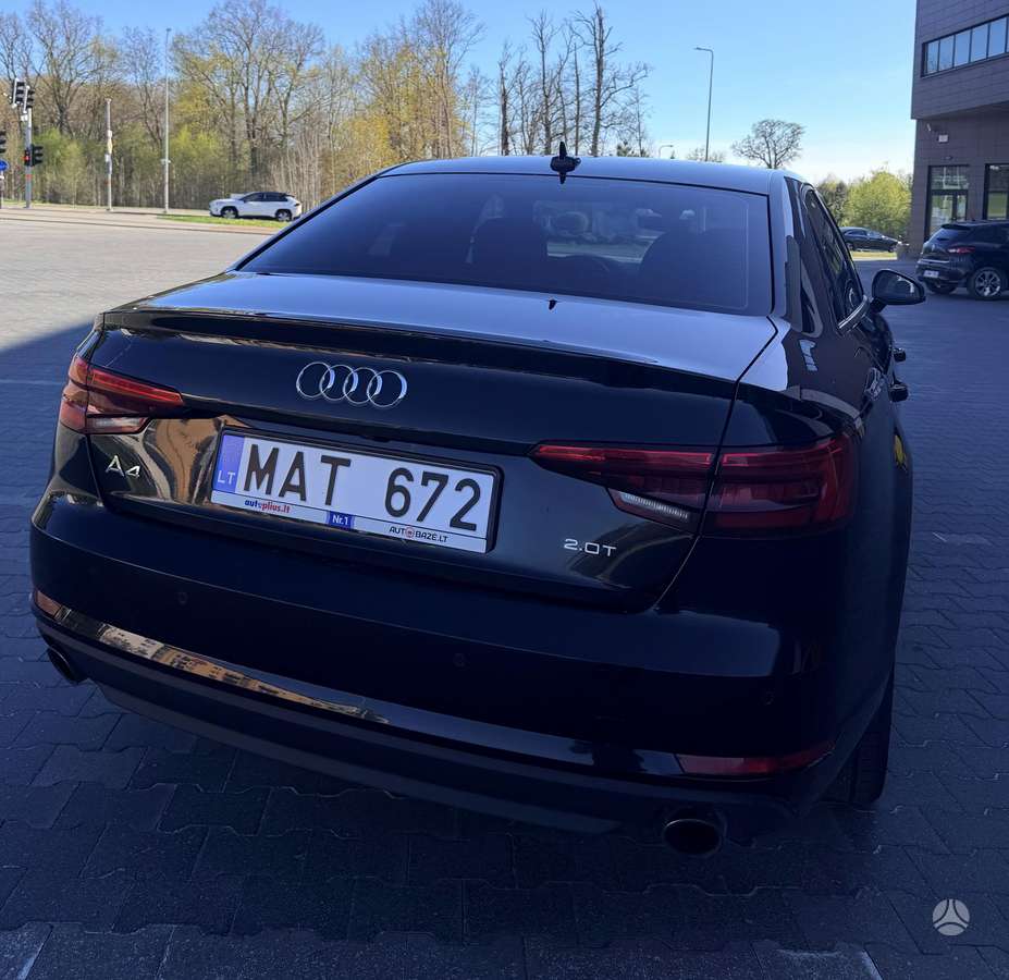 Audi A4, 2.0 l., Седан