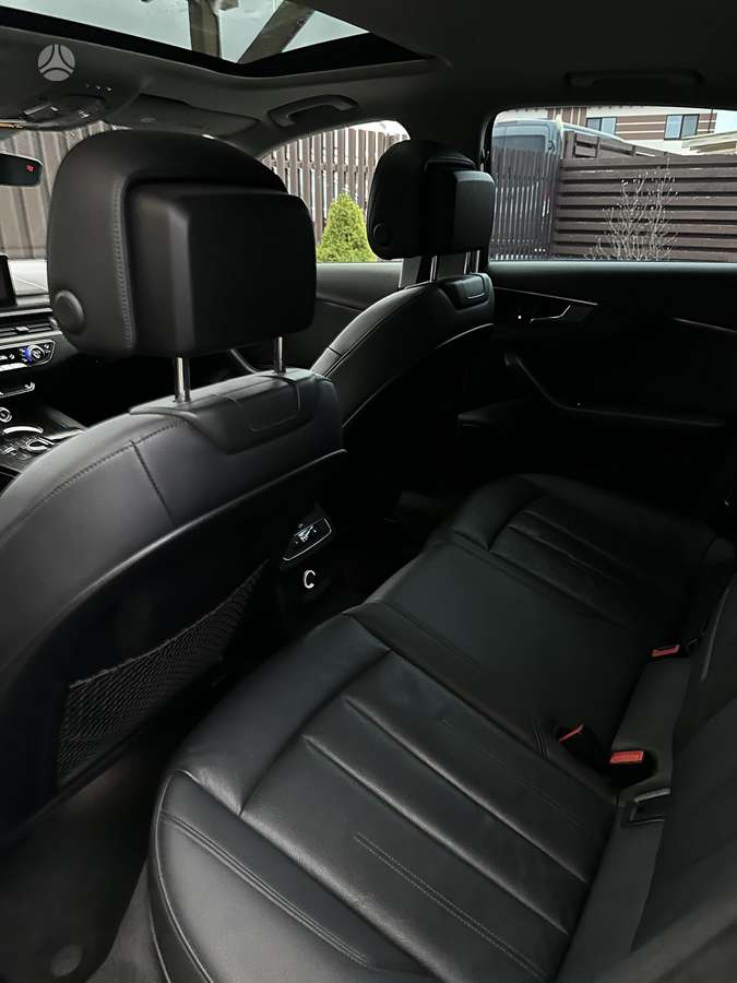 Audi A4, 2.0 l., Седан