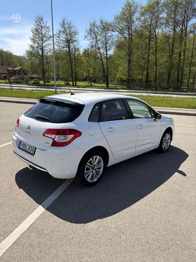 Citroen C4, 1.6 l., hatchback
