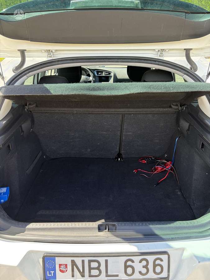 Citroen C4, 1.6 l., hatchback