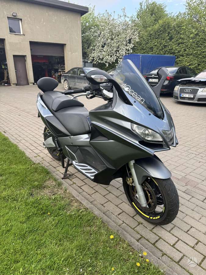 Aprilia SRV 839cc, scooters / mopeds