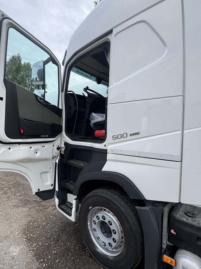 Volvo FH500, single sleeper
