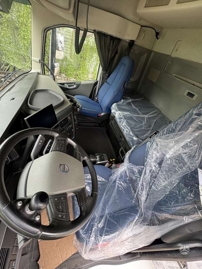 Volvo FH500, single sleeper