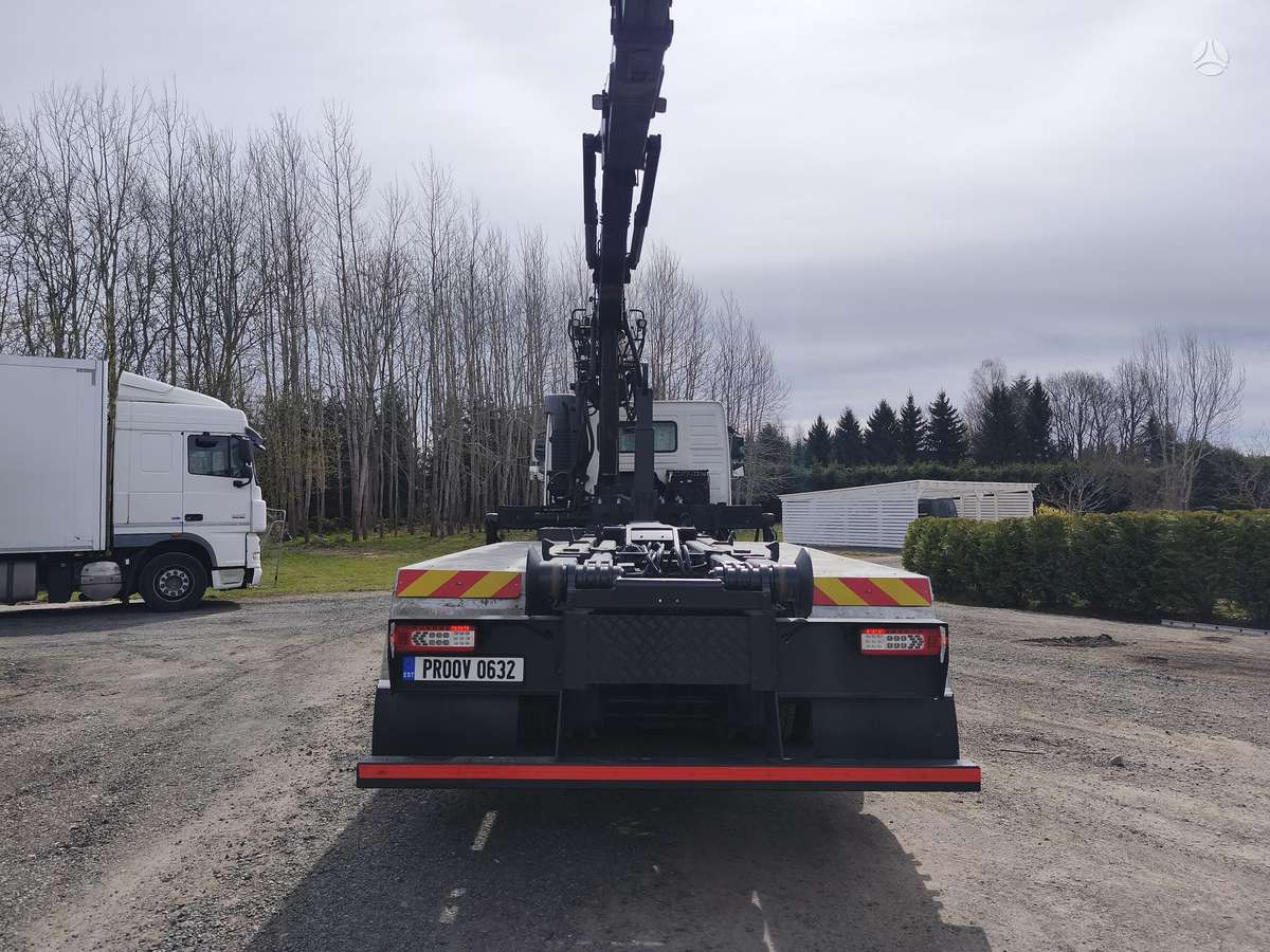 Volvo FM460, hooklift trucks
