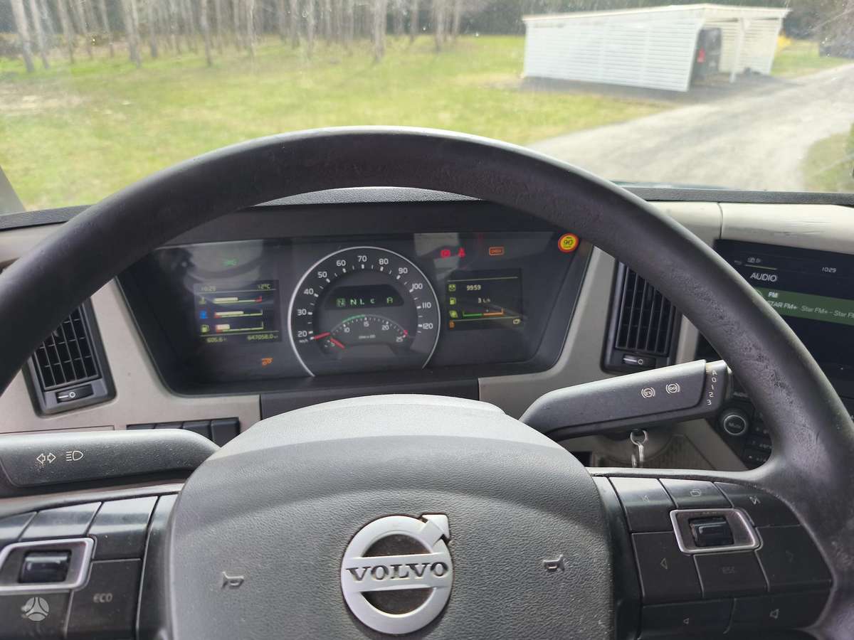 Volvo FM460, hooklift trucks