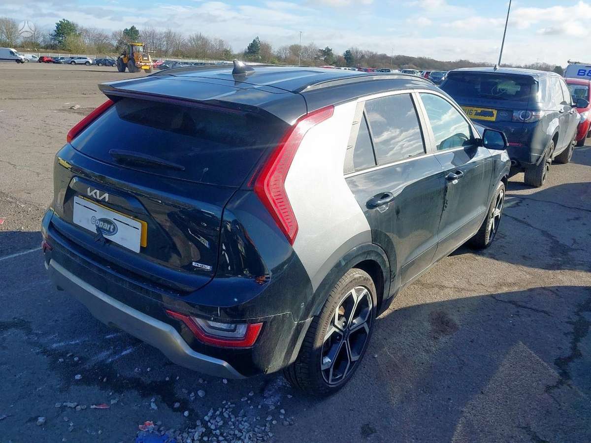 Kia Niro dalimis