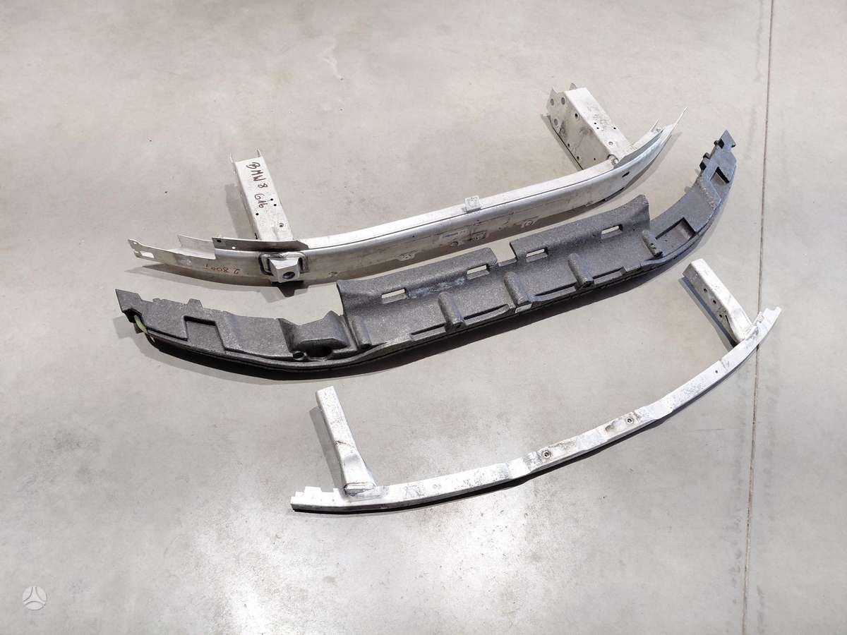 BMW 8 serija bumper reinforcement