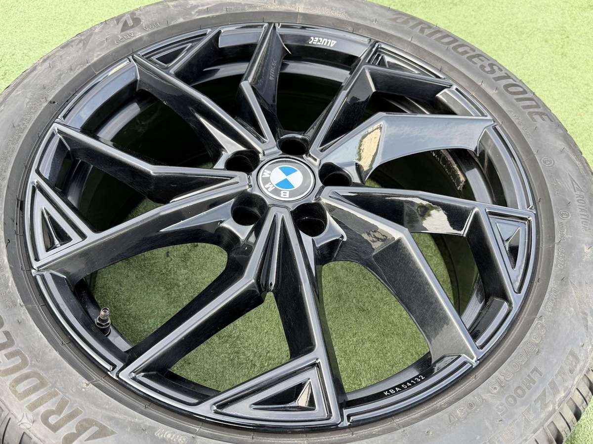 BMW 8J, ET40, light alloy, R19