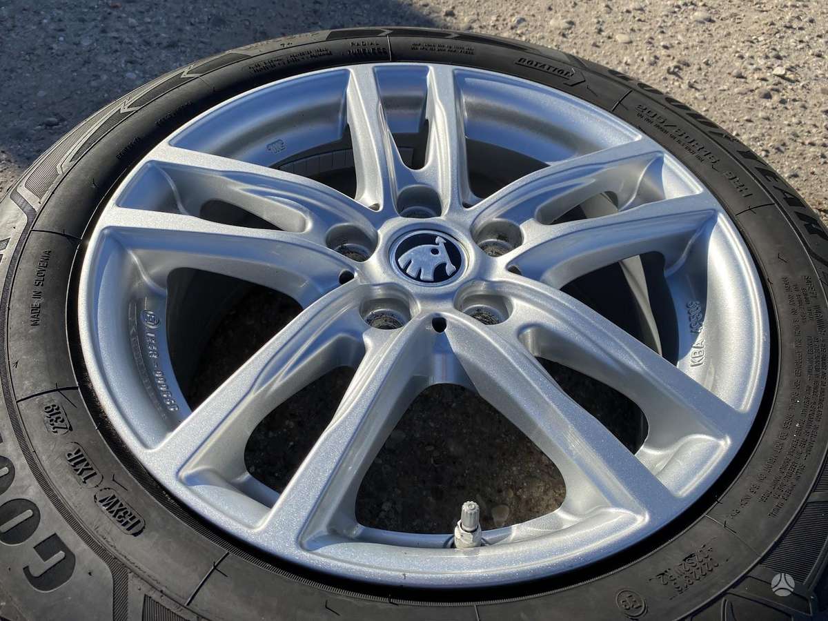 Skoda 7J, ET52, light alloy, R16