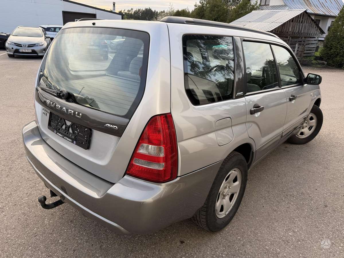 Subaru Forester, 2.0 l., off-road / crossover