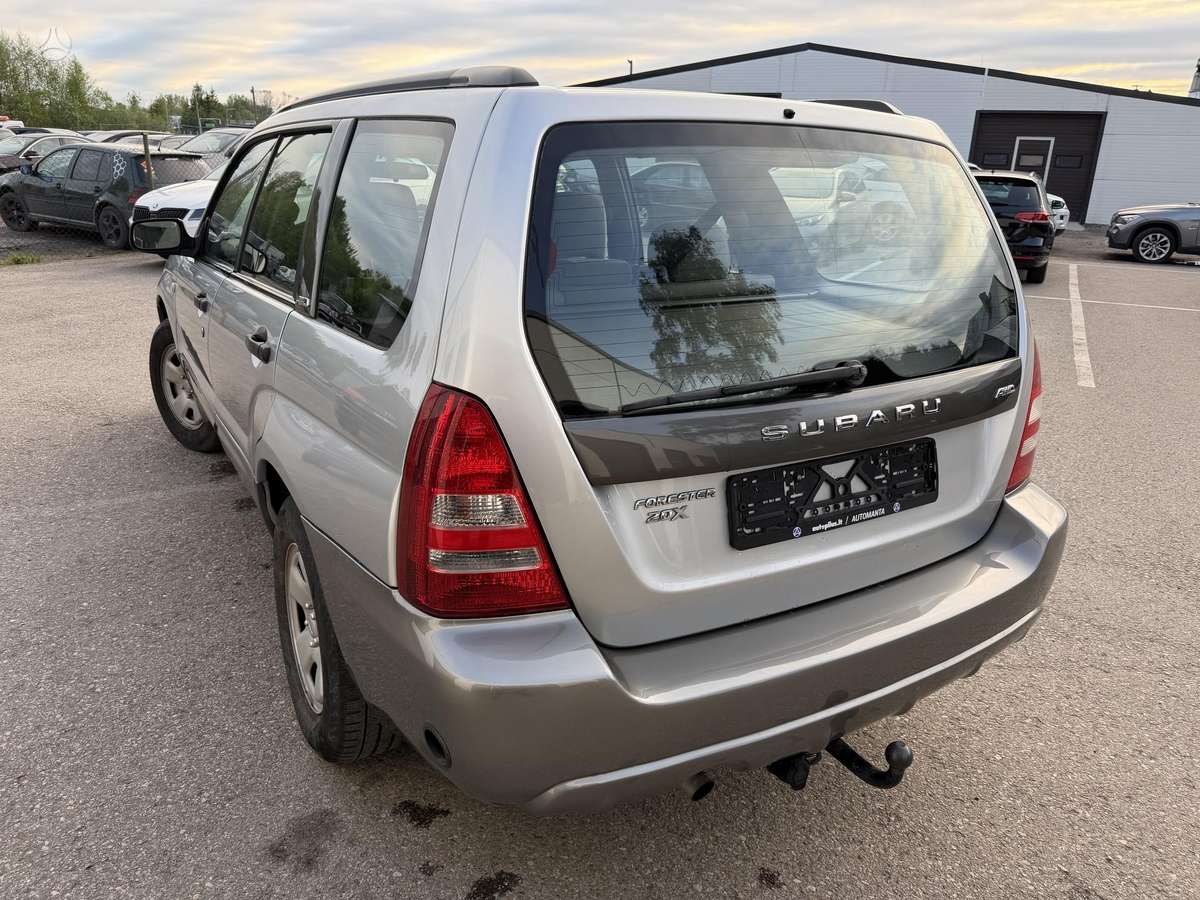Subaru Forester, 2.0 l., off-road / crossover