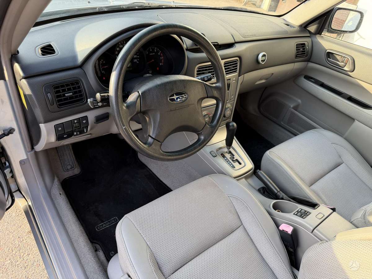 Subaru Forester, 2.0 l., off-road / crossover