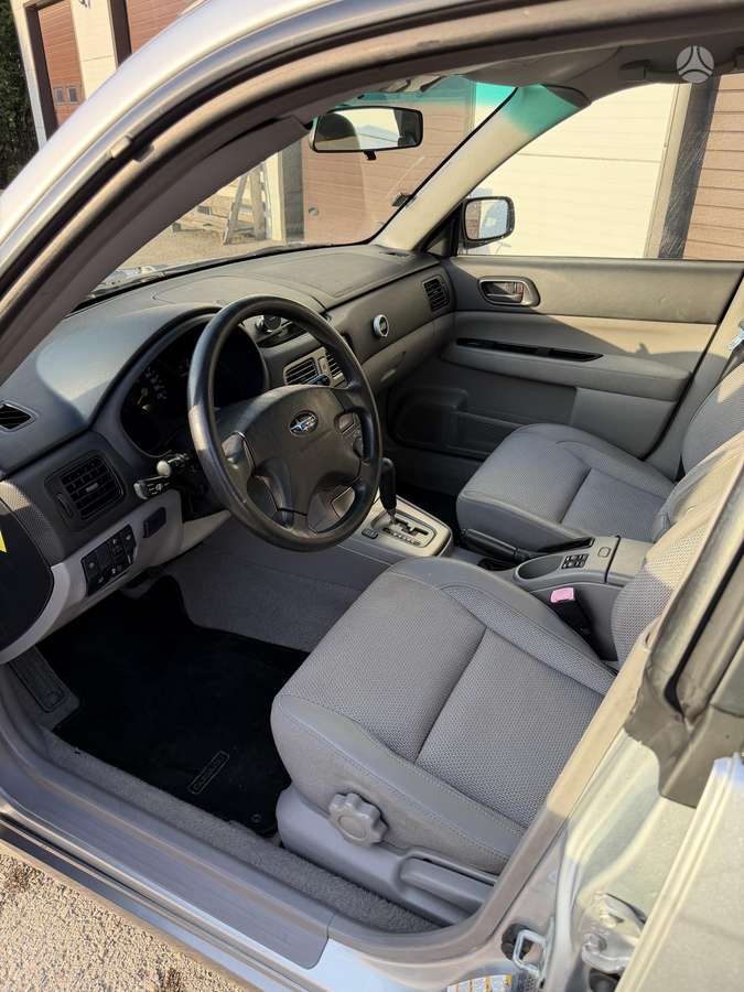 Subaru Forester, 2.0 l., off-road / crossover