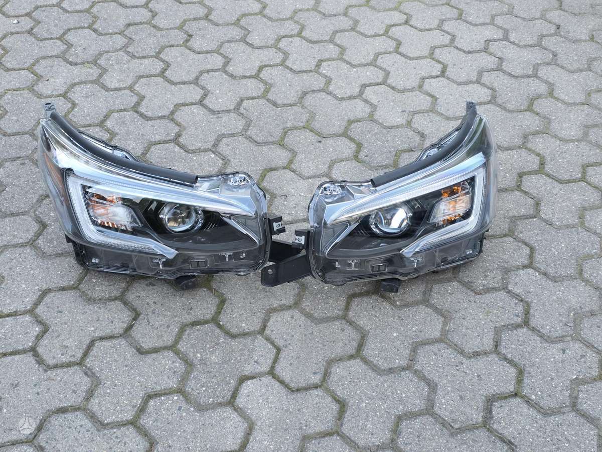 Subaru Outback gaismas
