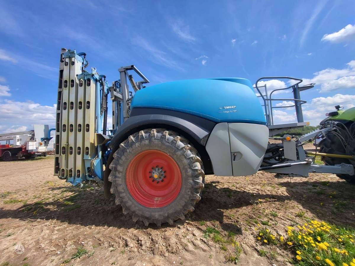 Lemken Vega 12, sprayers
